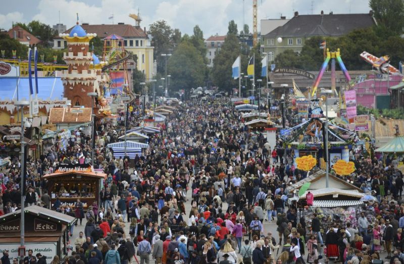 Несмотря на паршивую погоду, Октоберфест 2017 стартовал с размахом