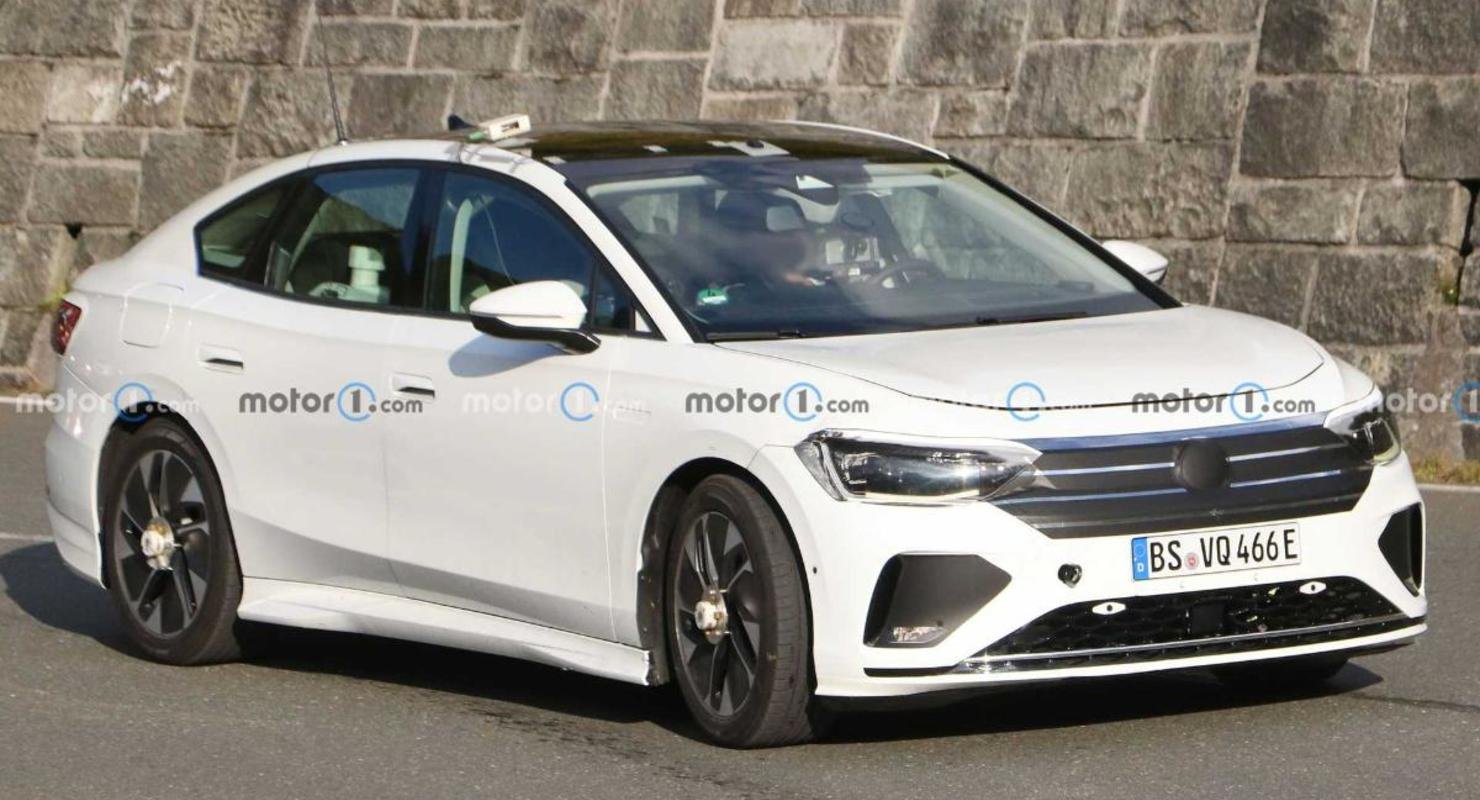 Новый электрический седан Volkswagen Aero B замечен на тестах
