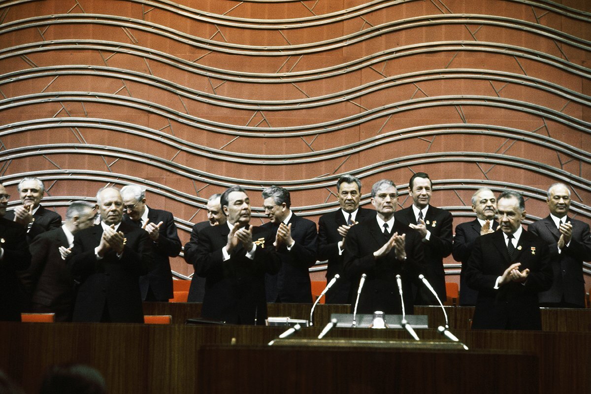 Суслов среди руководителей КПСС и советского государства, 1971 год 
Фото: Валентин Соболев / ТАСС