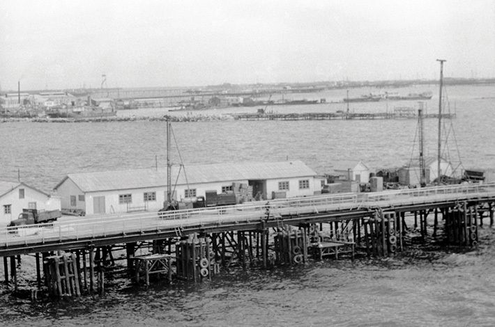 посёлок, Нефтяные Камни, история, интересное