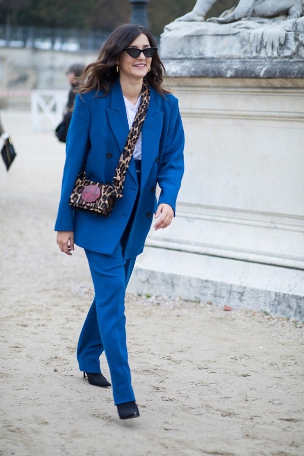 Как носить сумку через плечо аксессуары,мода и красота,модные тенденции,одежда и аксессуары