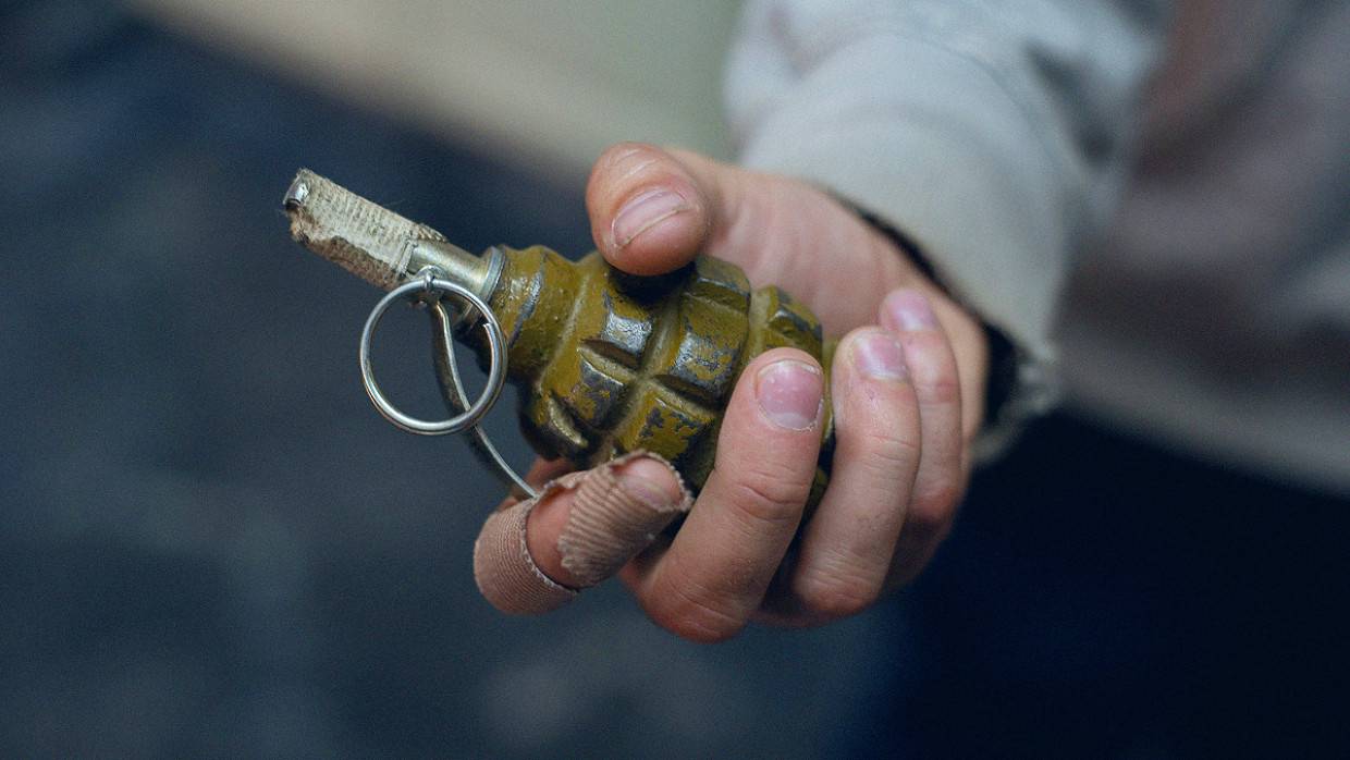 Силовики оцепили дом в Коломне из-за привязанной к двери самодельной гранаты