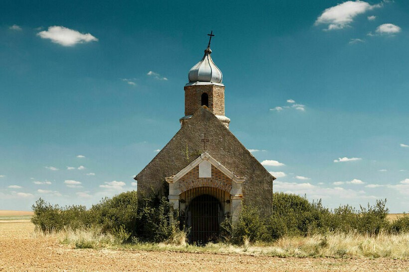 14 потрясающих снимков заброшенных церквей Европы, которые давно забыты