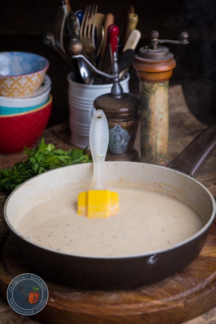 Курица в соусе с чесноком и хрустящим беконом можно, готовить, курицу, помешивая, сковороду, соуса, минут, бекон, добавить, куска, Готовить, поджарить, этапе, пармезан, делать, чеснок, народ, среднем, убрать, бекона