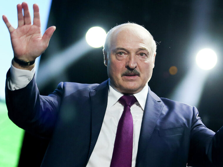 Лукашенко пообещал переговоры с Тихановской, но после Путина с Навальным