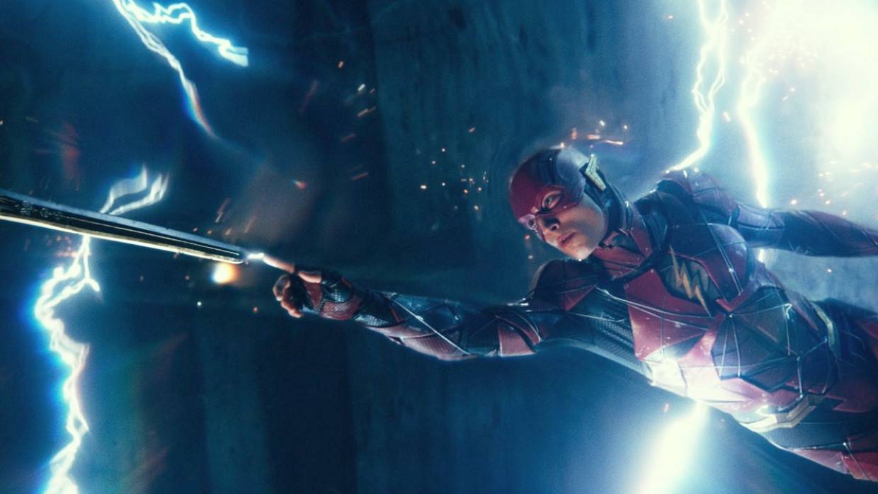 Силуэт Бэтмена появился в первом тизере фильма «Флэш»