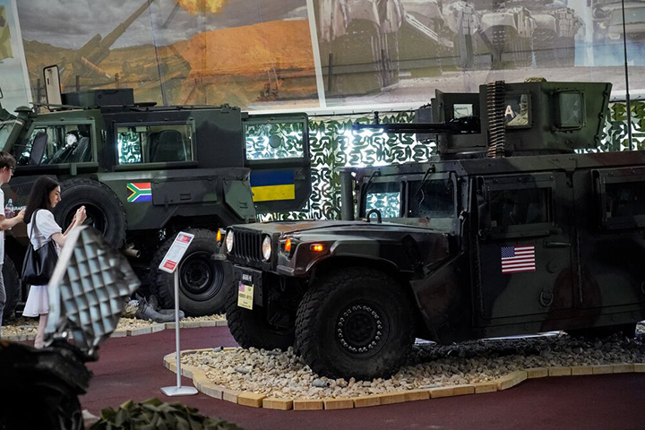 КАК ГОРИТ ТЕХНИКА НАТО: ЗАПАД УВИДЕЛ СТЕНД СВОЕГО ПОЗОРА россия