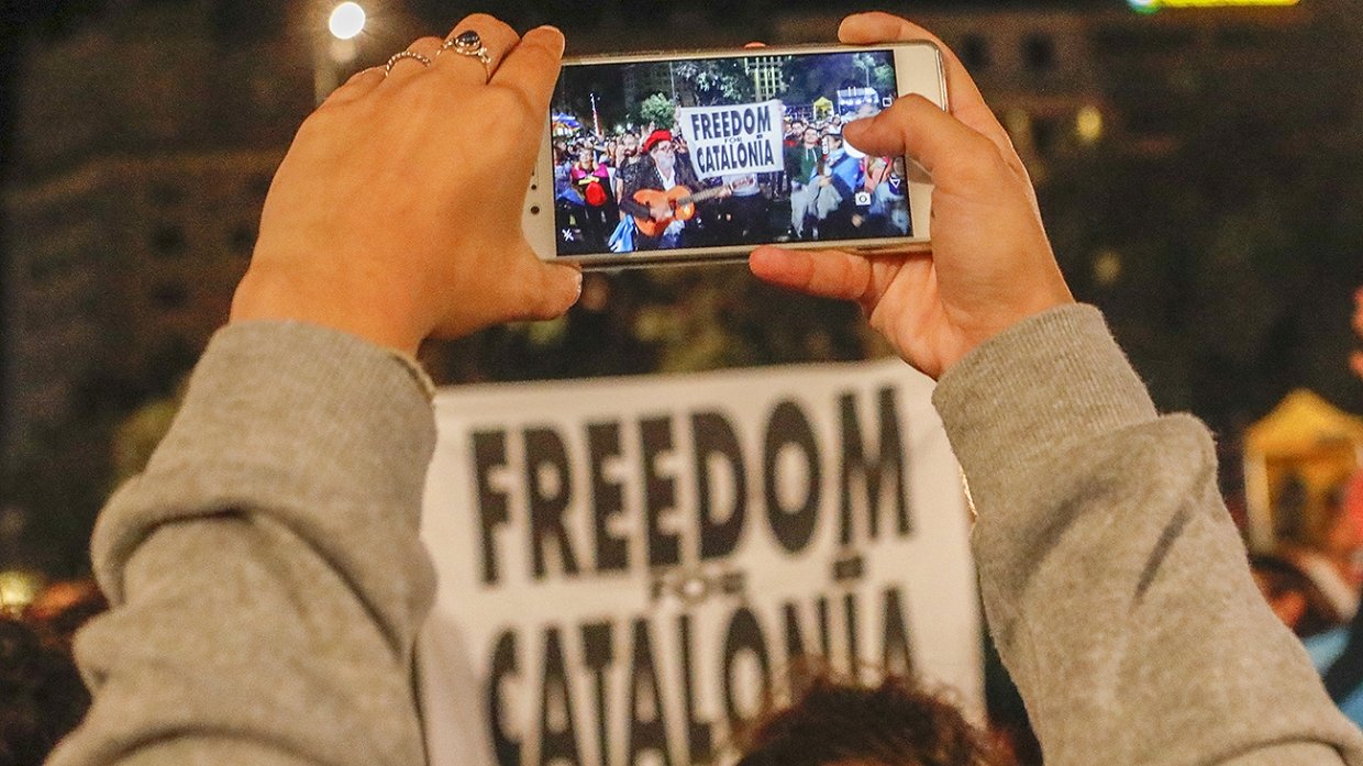 «Ждем санкций»: россияне отреагировали на статью WP о «победе» России в Каталонии