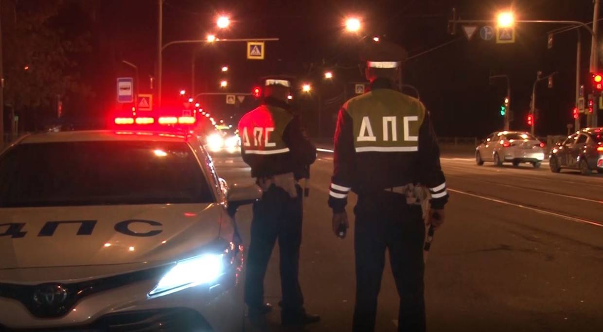 Юрист Миронов: разворот через сплошную разрешается при угрозе для жизни