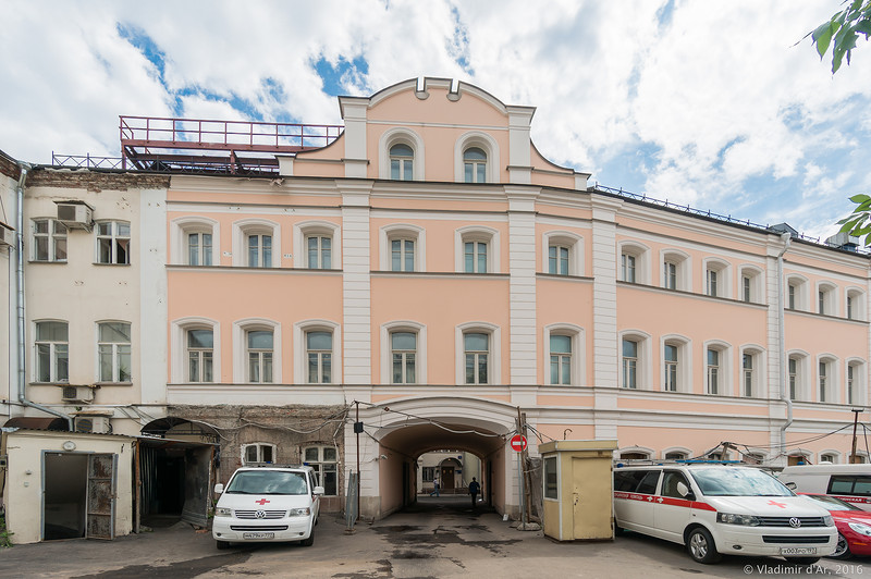 Старопанский пер 3. Детский медицинский центр Старопанский переулок. Поликлиника Старопанский переулок 3. Старопанский переулок Москва. Детская поликлиника управления делами президента на Старопанском.