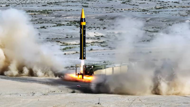 Баллистическая ракета средней дальности из Ирана «Хорремшехр-4» оружие