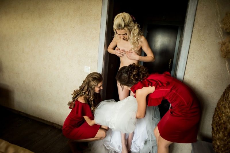 НЕВЕСТЫ ГОТОВЯТСЯ К СВАДЬБЕ 