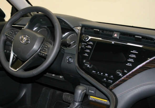 Toyota Camry XV70 — шесть главных недостатков Camry,Toyota,достоинства и недостатки,тест-драйв