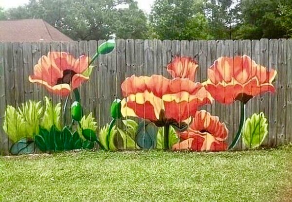 Как украсить забор