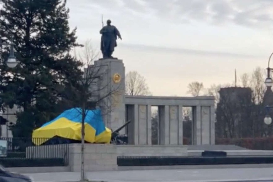 По Европе прокатилась волна осквернения памятников борцам с нацизмом 