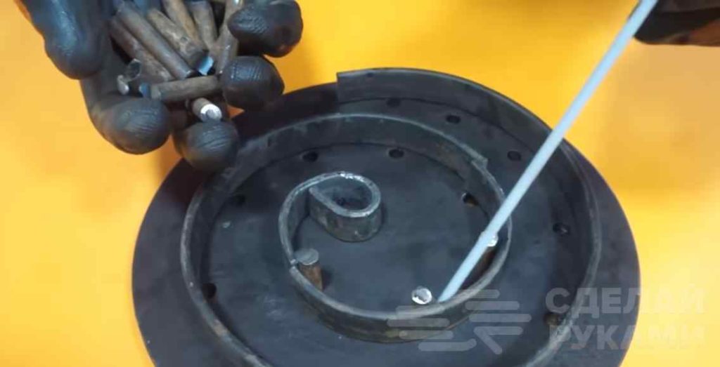 Гибочный станок для холодной ковки фигурных элементов Гибочный станок для холодной ковки фигурных элементов