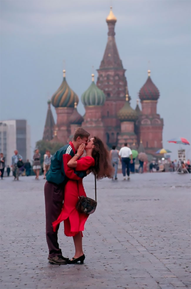 Рожденные в СССР: снимки русских девушек 1990-х годов Рожденные в СССР: снимки русских девушек 1990-х годов