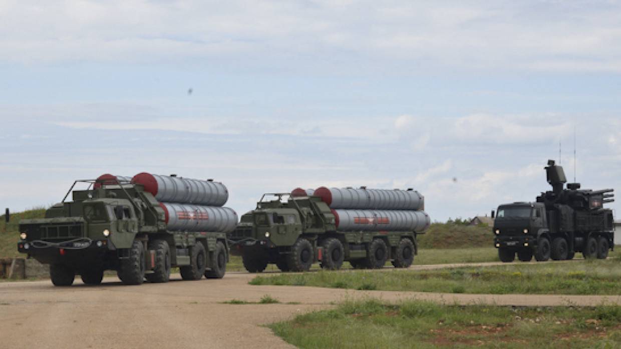 Военнослужащие ЮВО провели учения в Крыму с участием боевых расчетов ЗРК С-400