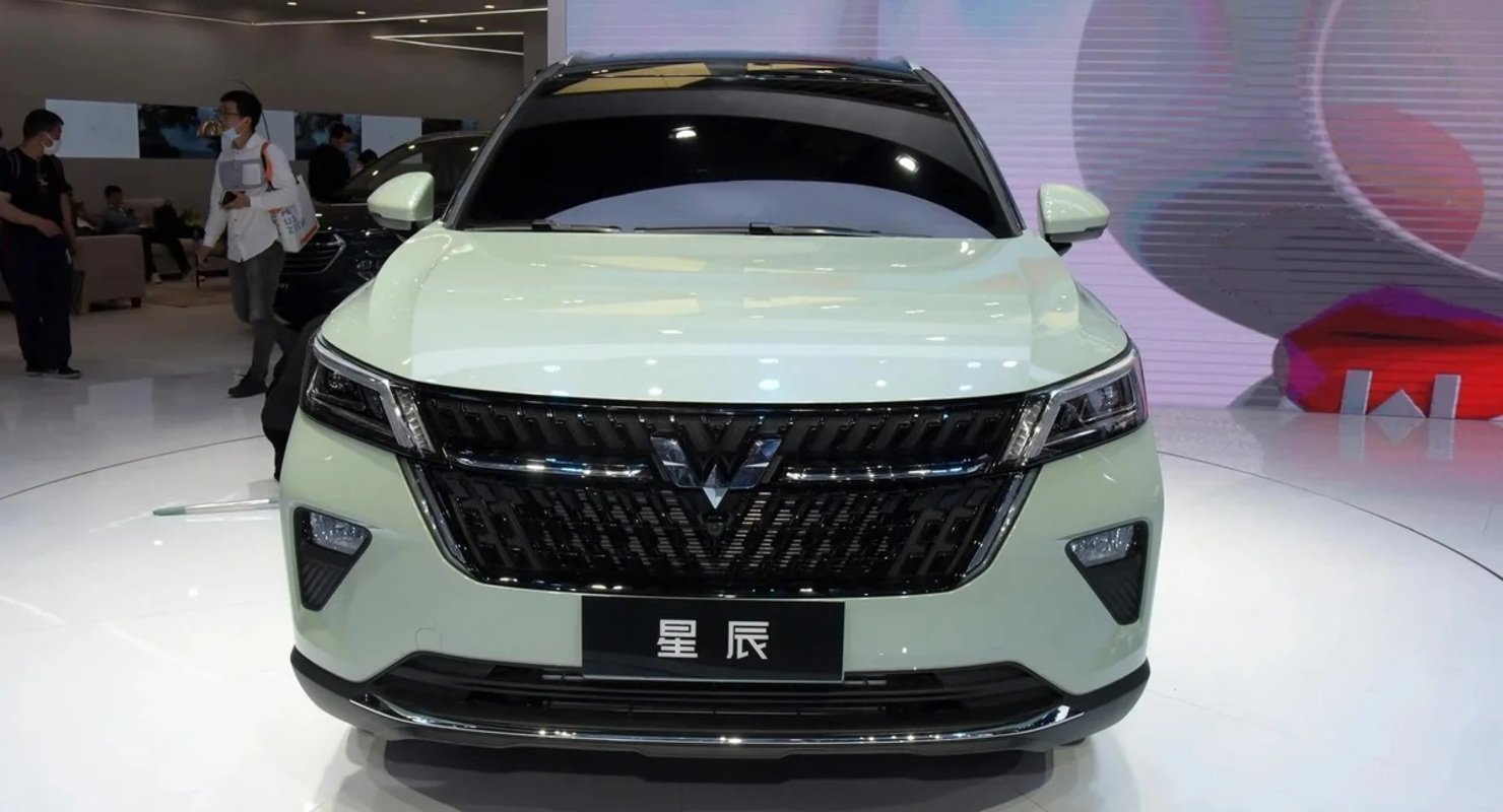 Wuling представил первый кроссовер в линейке Автомобили