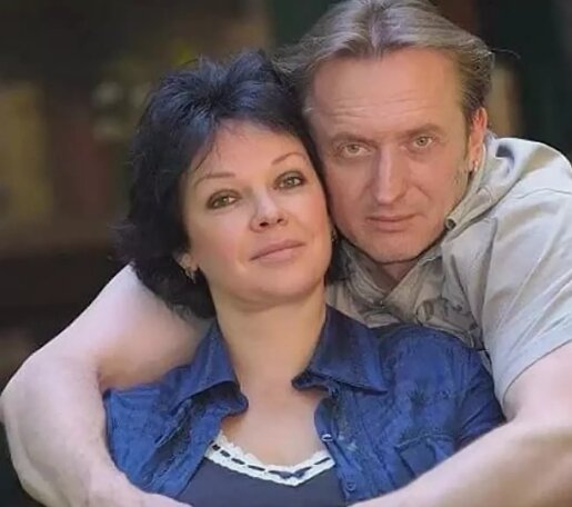 Елена Валюшкина: проклятие первого мужа, тайная любовь Олега Меньщикова Елена Валюшкина: проклятие первого мужа, тайная любовь Олега Меньщикова