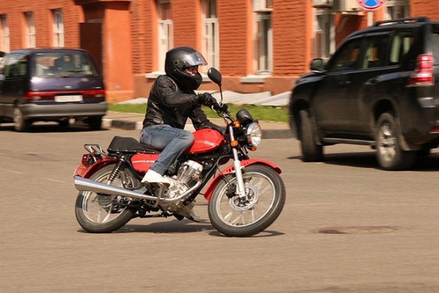 Без категории а на мотоцикле штраф. Мопед, мотоцикл, скутер – источник повышенной опасности!. Белорусский экспериментальный мотоцикл. Белорусские байки для 4 класса. Белорусский мотоцикл тяжелый.