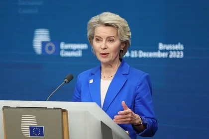 Глава Еврокомиссии пообещала продолжить поддержку Зеленского после разговора с Трампом