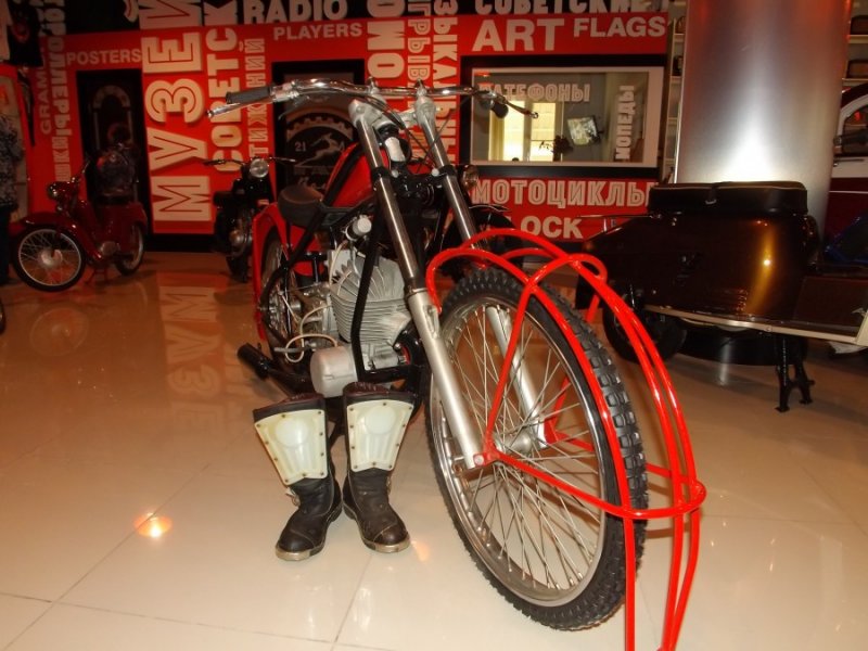 Так же есть коллекция мотоциклов и велосипедов с мотором. автомузей, музей, ретро авто