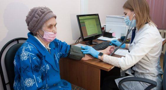 Жительница Видного сделала прививку от ковида в 90 лет