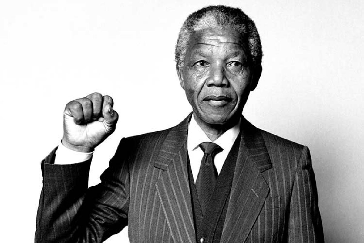 Символ мира с кровавым прошлым: за что Нельсон Мандела получил пожизненный срок заключения