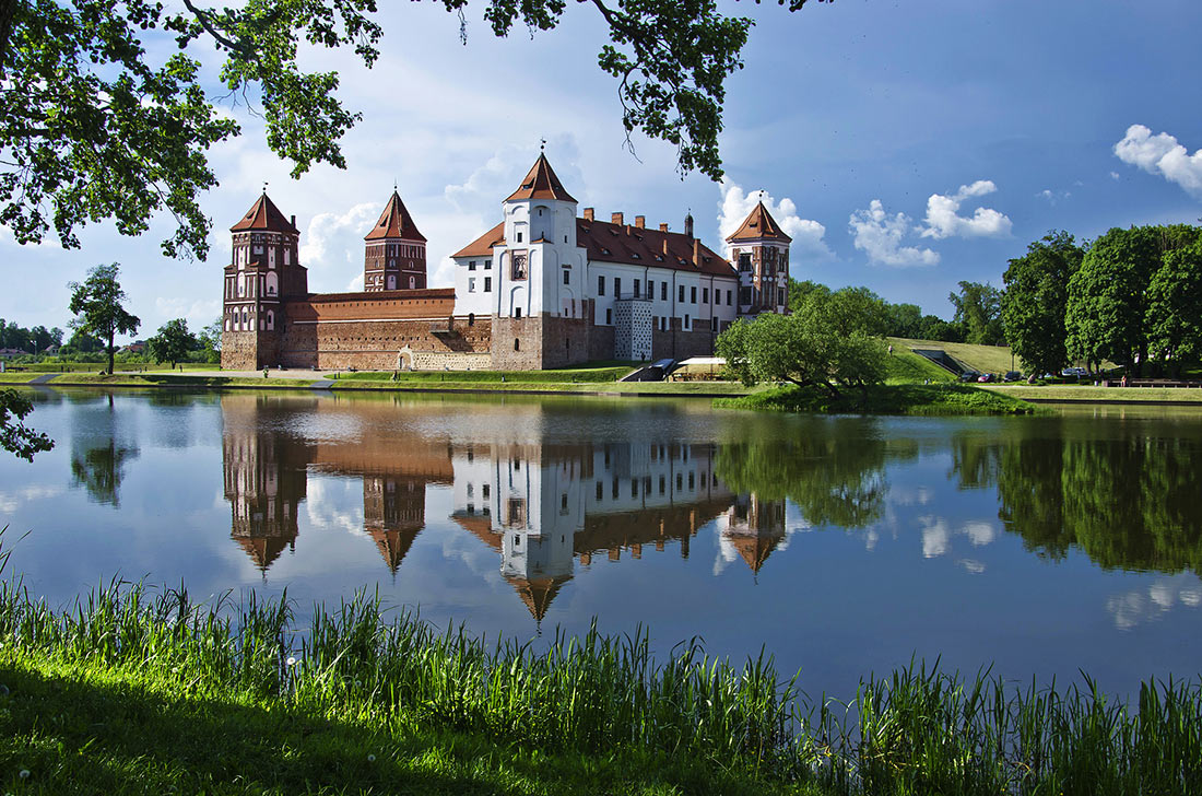 Мирский замок: исключительный образец самобытной белорусской готики Средневековья история,мир,отдых,поездка,путешествия,тур,туризм,экскурсионный тур
