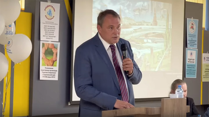 ЦИФРА УБИВАЕТ НАШИХ ДЕТЕЙ: В РОССИИ МОГУТ ВВЕСТИ МОРАТОРИЙ НА ЭЛЕКТРОННОЕ ОБРАЗОВАНИЕ россия