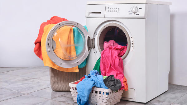 Как спасти вещи, которые сели при стирке или сушке — еще не все потеряно - похожая новость на Toplenta