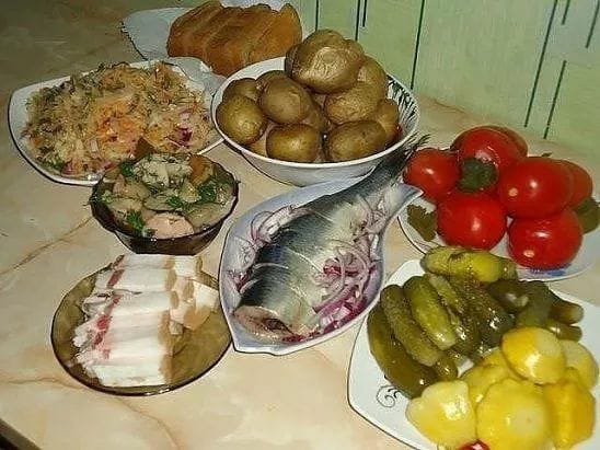 Ещё бы 3-х литровую банку самогона и вечер удался!