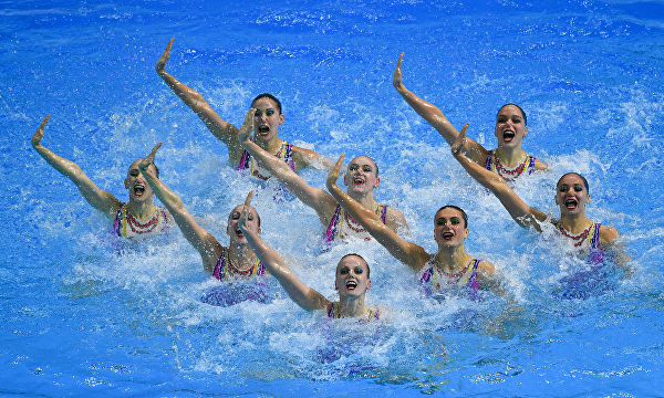 Спортсменки сборной России выступают в технической программе соревнований групп по синхронному плаванию на XVIII чемпионате мира по водным видам спорта в южнокорейском Кванджу
