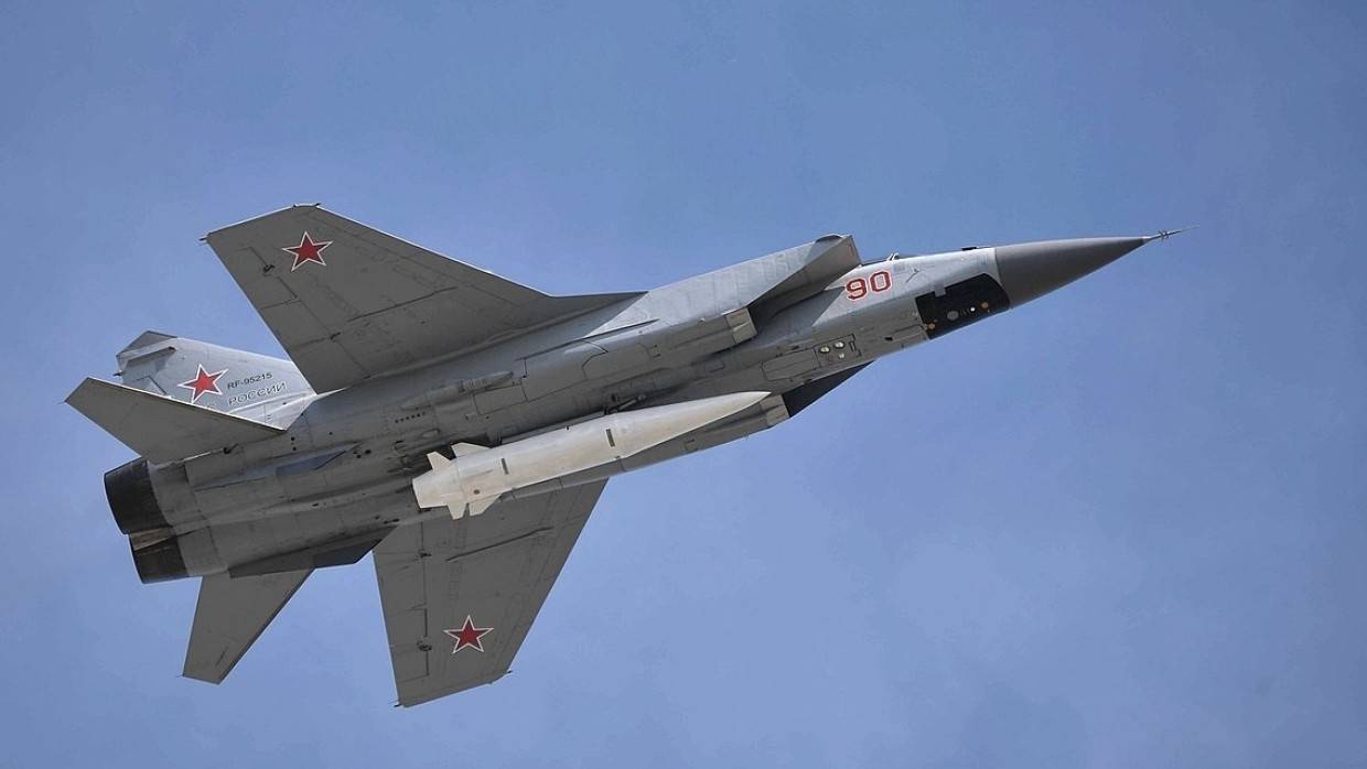 Sohu: российские МиГ-31 застали врасплох экипаж британского авианосца Queen Elizabeth