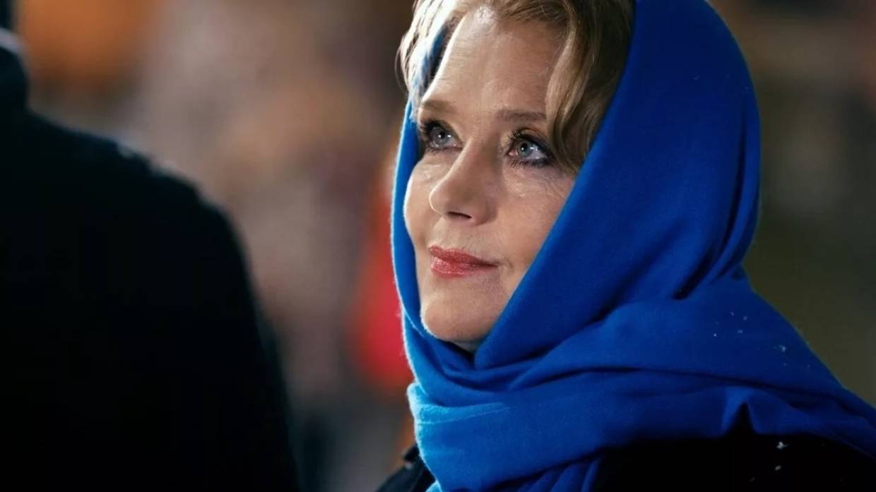 Ирина Алферова не может привыкнуть к своему отражению в зеркале