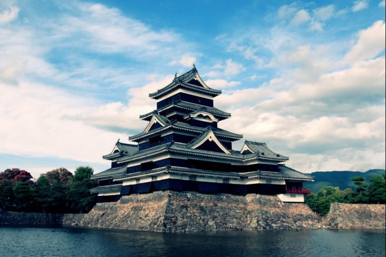 Зачем в японском замке строили низкие комнаты и запутанные лестницы архитектура,интересное,Япония