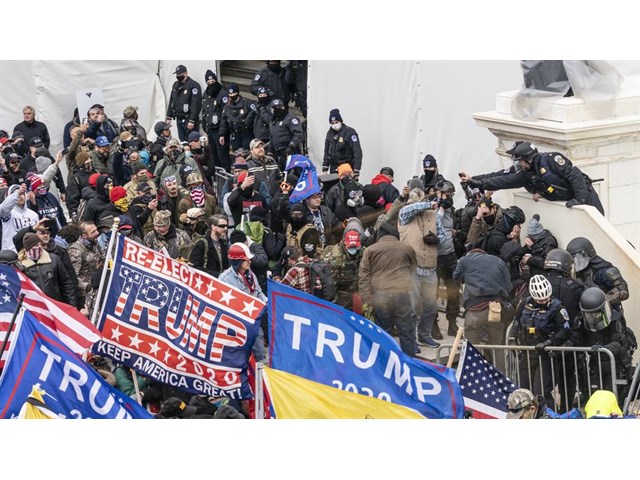 Годовщина Капитолийского «бунта»: аресты, преследования и цензура в США геополитика