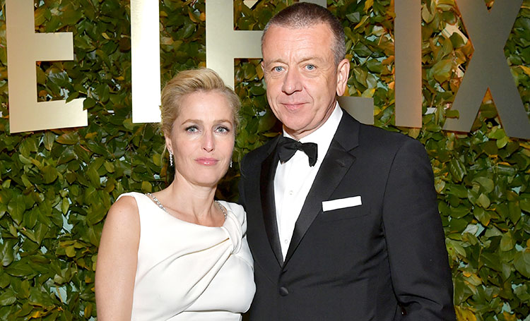 Джиллиан Андерсон рассталась со сценаристом "Короны" Питером Морганом