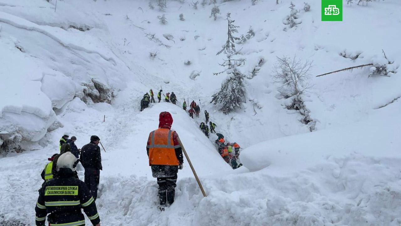 Трагедия в норильске. Обвал лавины 4. Гульмарг сход лавины. Оползни сели обвалы снежные лавины. Трагедия в норильске сход лавины.
