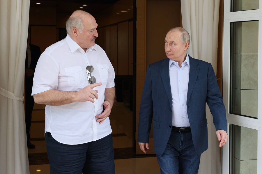 «Я настоятельно по-дружески потребовал». Лукашенко рассказал, зачем Белоруссии ядерное оружие