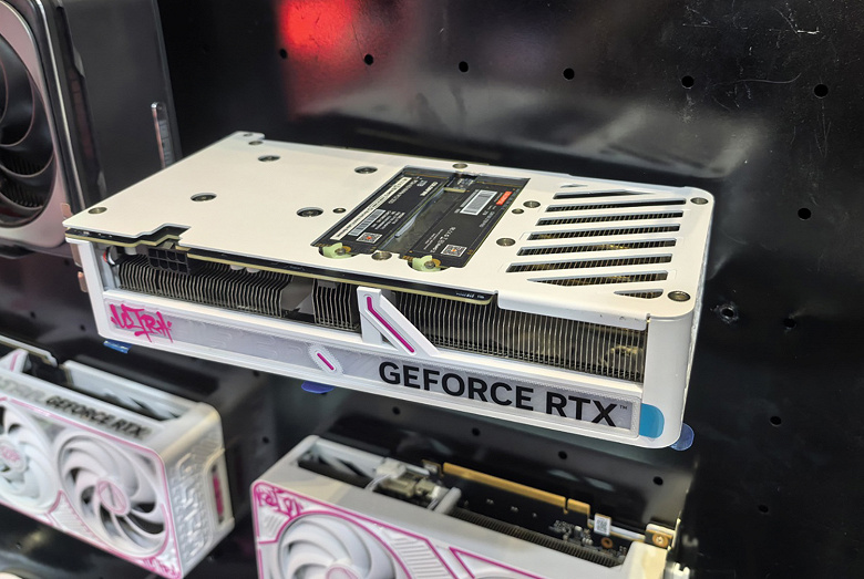 Ни одна линия PCIe не пропадет даром. Colorful показала видеокарту iGame Ultra GeForce RTX 50 с двумя слотами M.2 для SSD