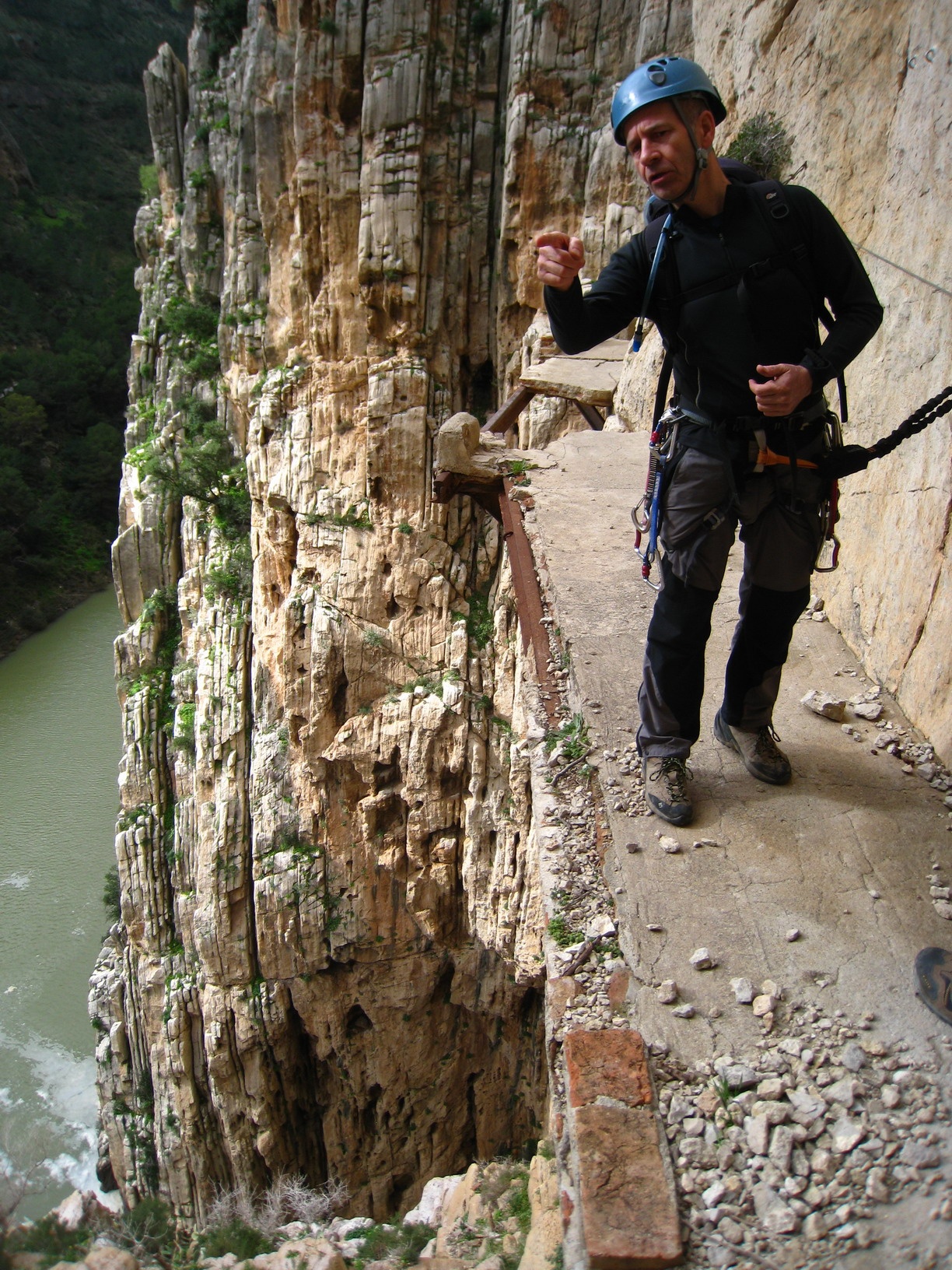 Самая опасная пешеходная тропа в мире интересное,экстремальный туризм,экстрим