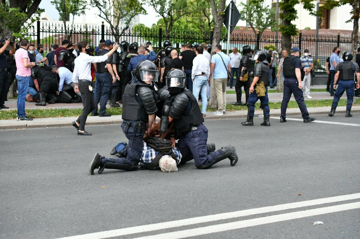 Полицейские Молдовы массово отказываются служить - власти не могут скрыть растущий темп отставок