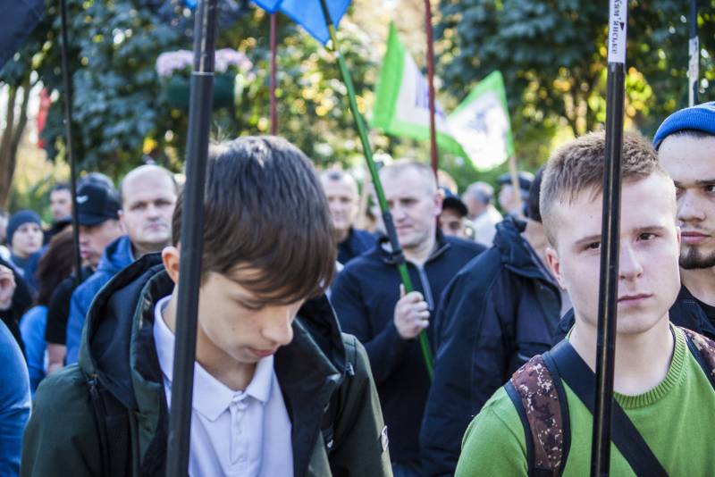 Репортаж Колорадского Таракана. День «Де», или Украденный Бессмертный полк украина