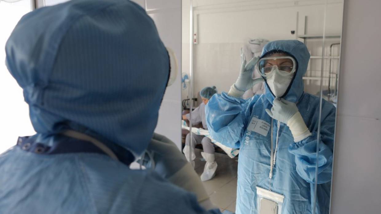 Более трех тысяч человек заразилось коронавирусом за сутки в Петербурге