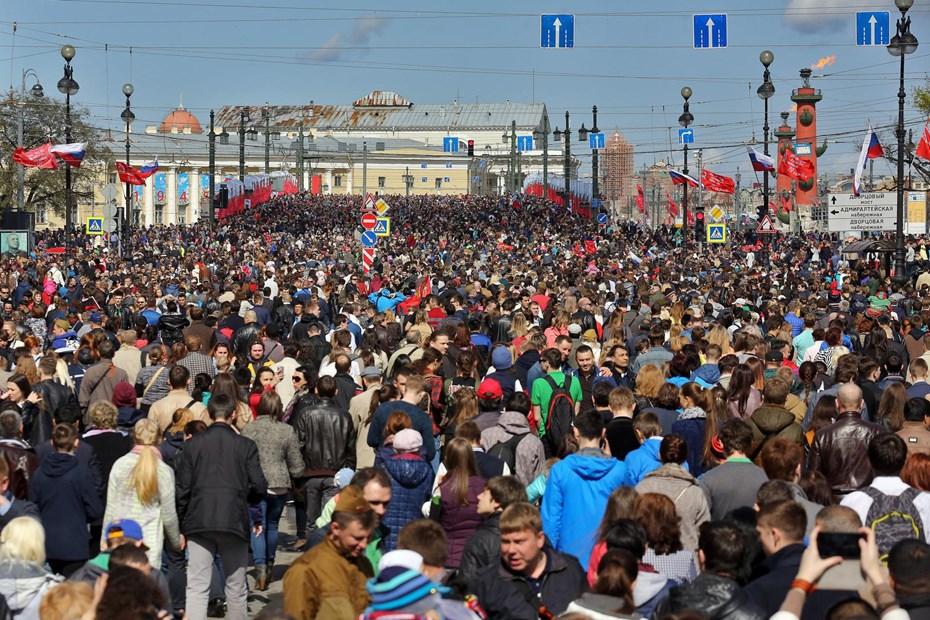 Население 2014. Население России. Толпа. Жители России. Население России люди.