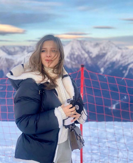Лиза Арзамасова поделилась первым совместным снимком с Ильей Авербухом Лиза Арзамасова поделилась первым совместным снимком с Ильей Авербухом Звезды,Звездные пары
