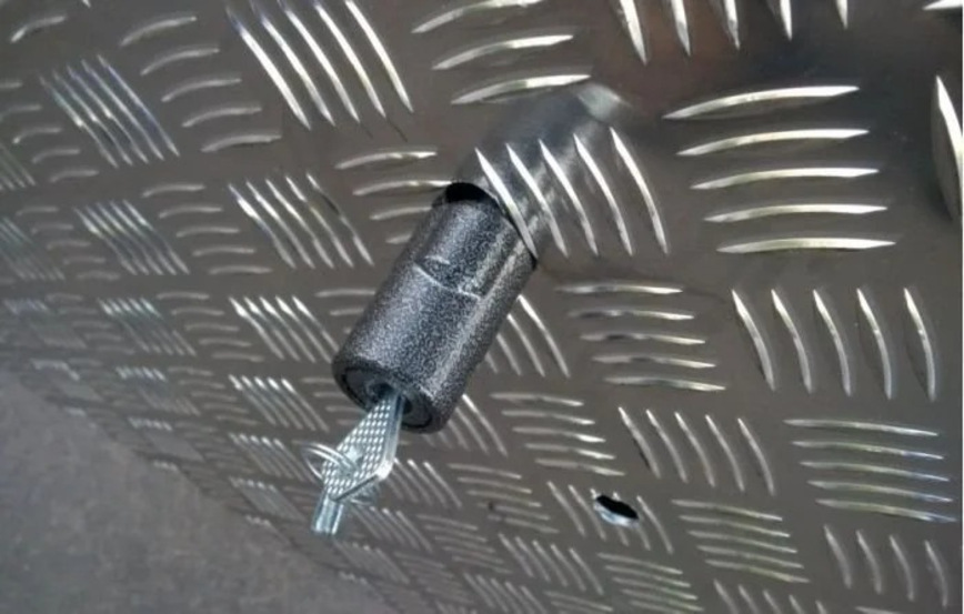 Московский финансист придумал защиту от эвакуации автомобиля Московский финансист придумал защиту от эвакуации автомобиля