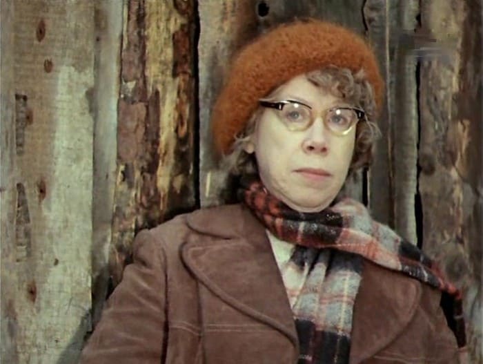 Евгения Ханаева в фильме *Тихие троечники*, 1980 | Фото: kino-teatr.ru Евгения Ханаева в фильме *Тихие троечники*, 1980 | Фото: kino-teatr.ru